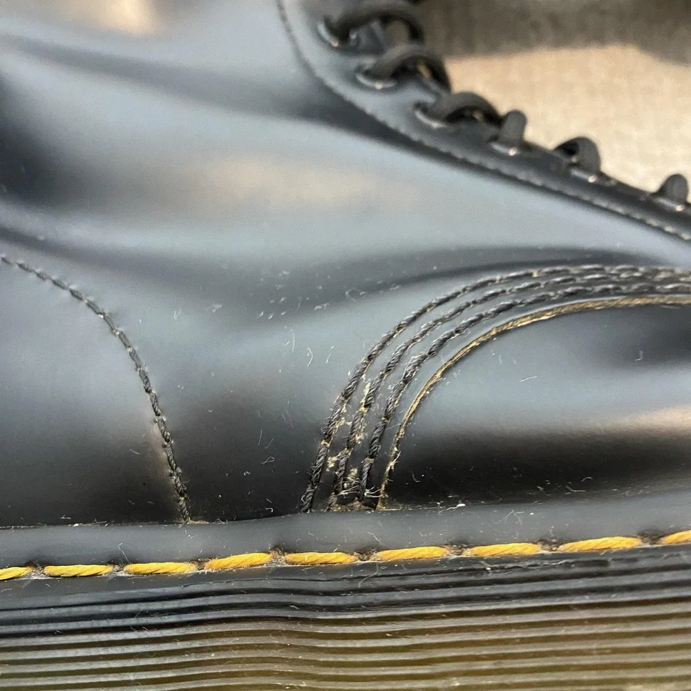 Dr. Martens Boots Mens 7 Women 8 Black Leather Ankle Combat Slip Resistant Punk